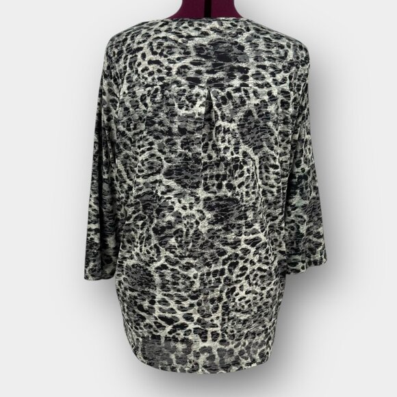🟢 2/$25 ~ iyla XXL semi-sheer knit tunic top black grey animal print 3/4 sleeve - Picture 3 of 8